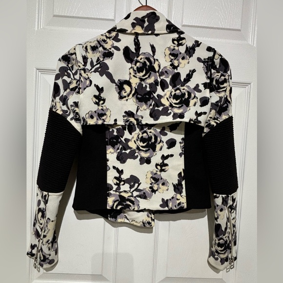 Wilfred. Aritzia Montesson Motor biker Floral Jacket / size 0 - Picture 7 of 14